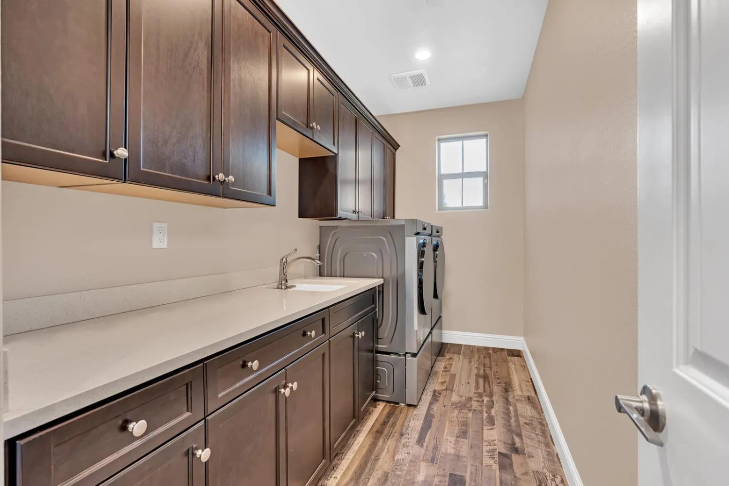 Fresno, California 93730, United States, 3 Bedrooms Bedrooms, ,3 BathroomsBathrooms,Residential,Active,36827