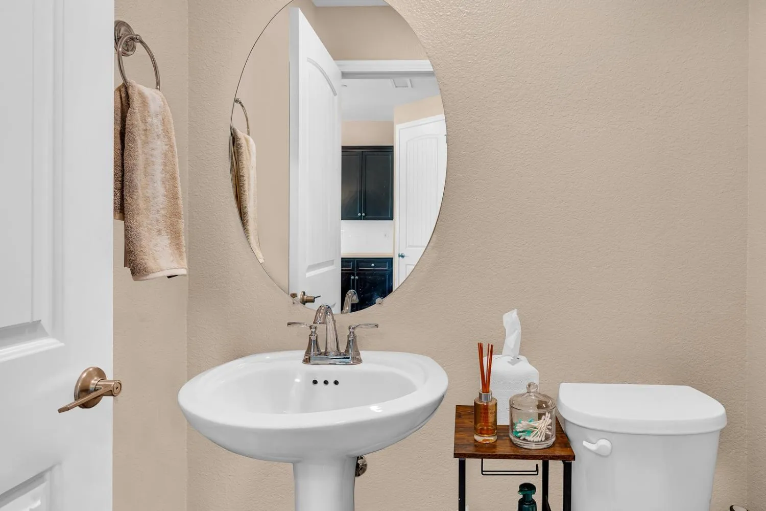 Fresno, California 93730, United States, 3 Bedrooms Bedrooms, ,3 BathroomsBathrooms,Residential,Active,36827