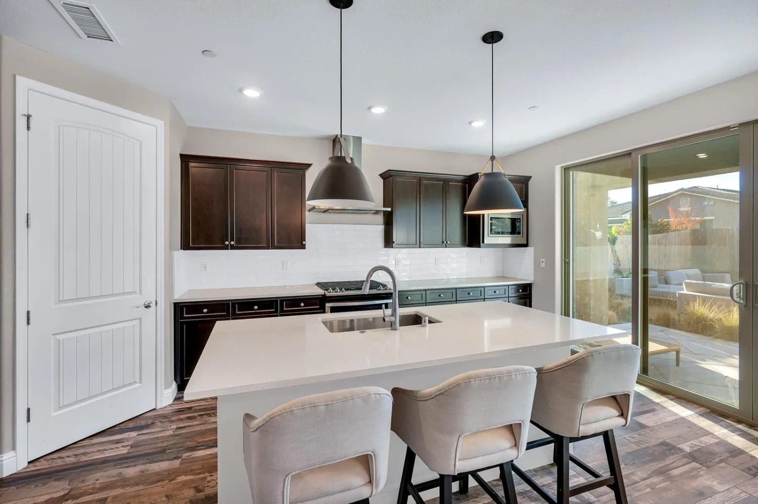 Fresno, California 93730, United States, 3 Bedrooms Bedrooms, ,3 BathroomsBathrooms,Residential,Active,36827