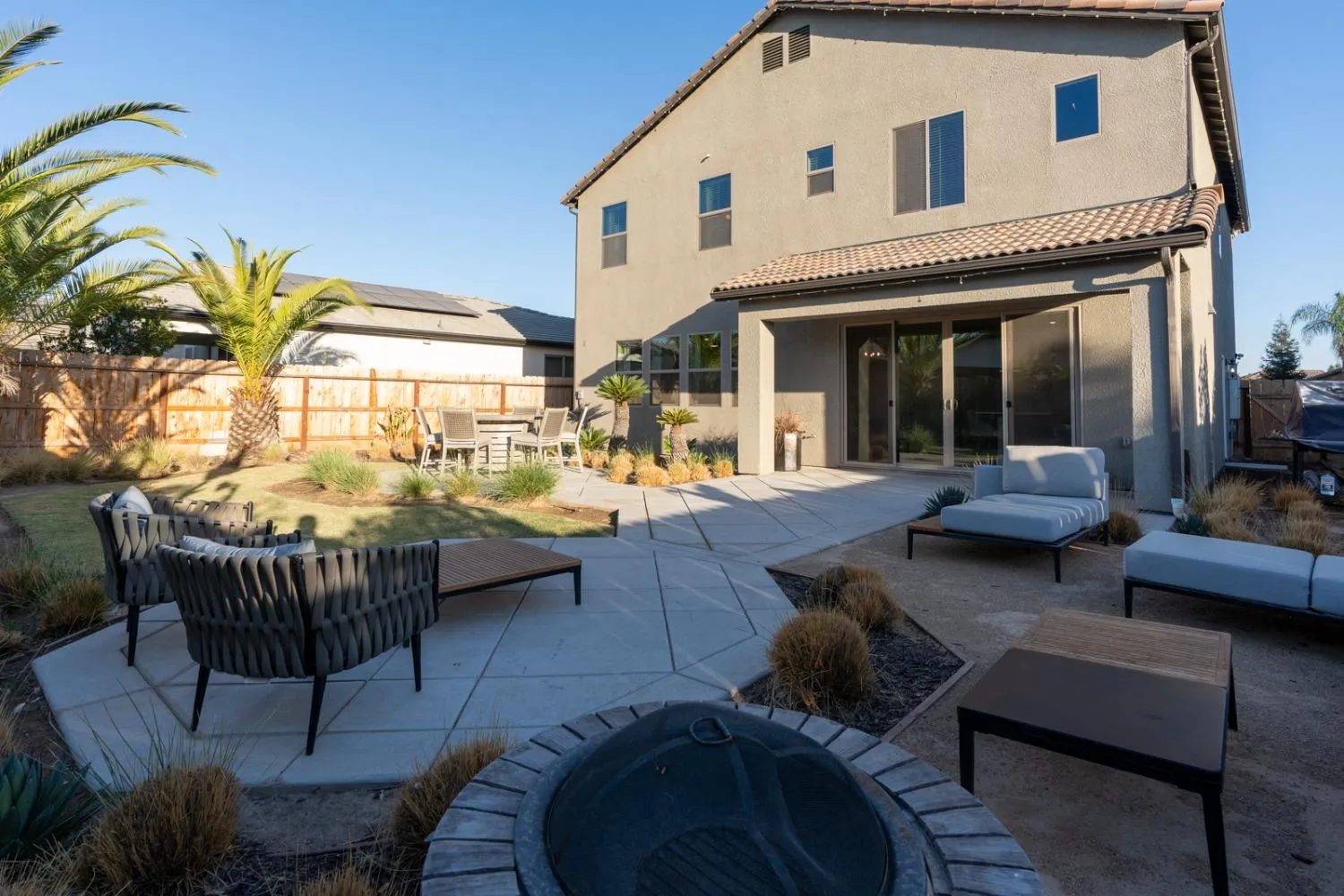 Fresno, California 93730, United States, 3 Bedrooms Bedrooms, ,3 BathroomsBathrooms,Residential,Active,36827