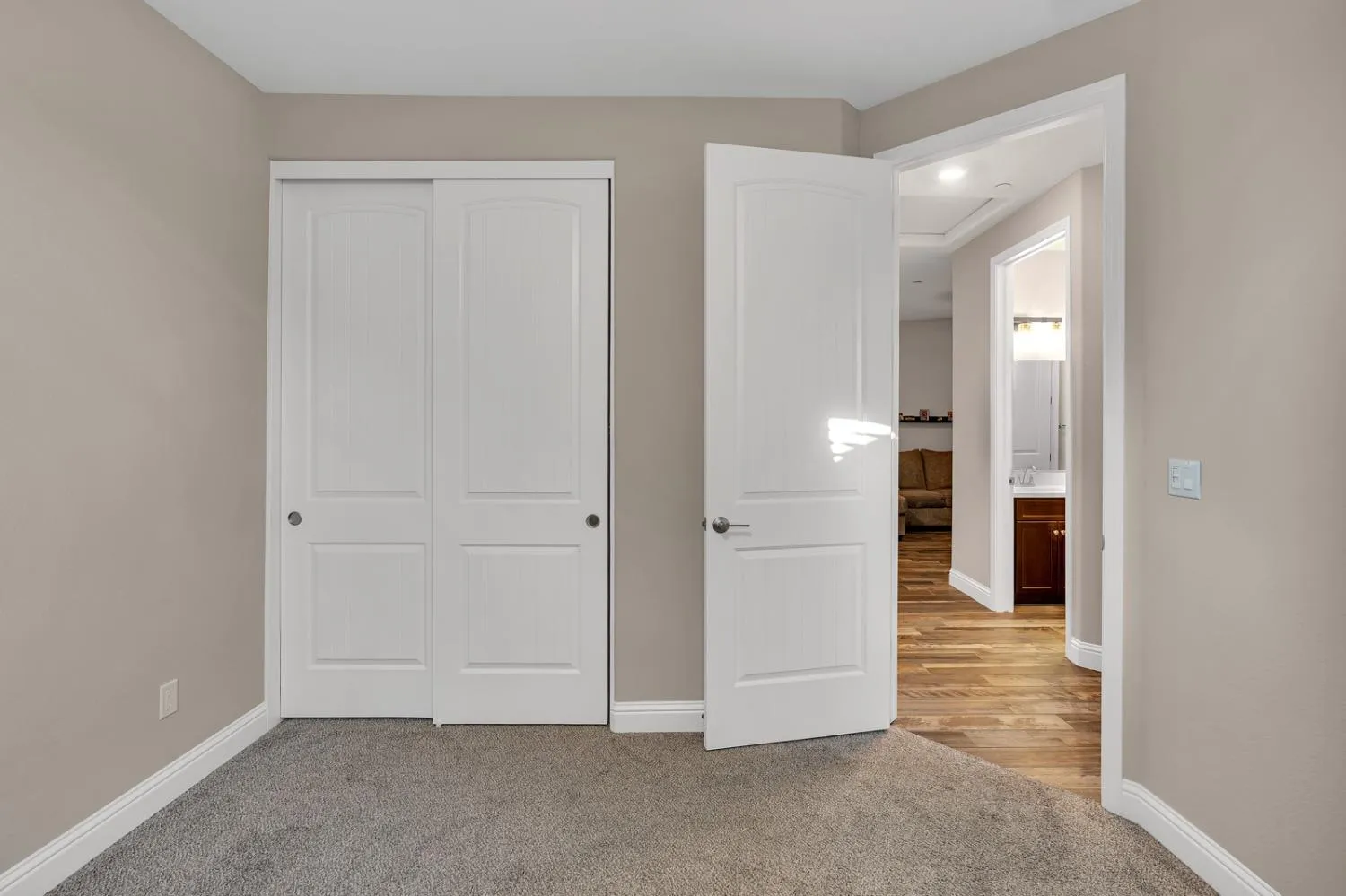 Fresno, California 93730, United States, 3 Bedrooms Bedrooms, ,3 BathroomsBathrooms,Residential,Active,36827