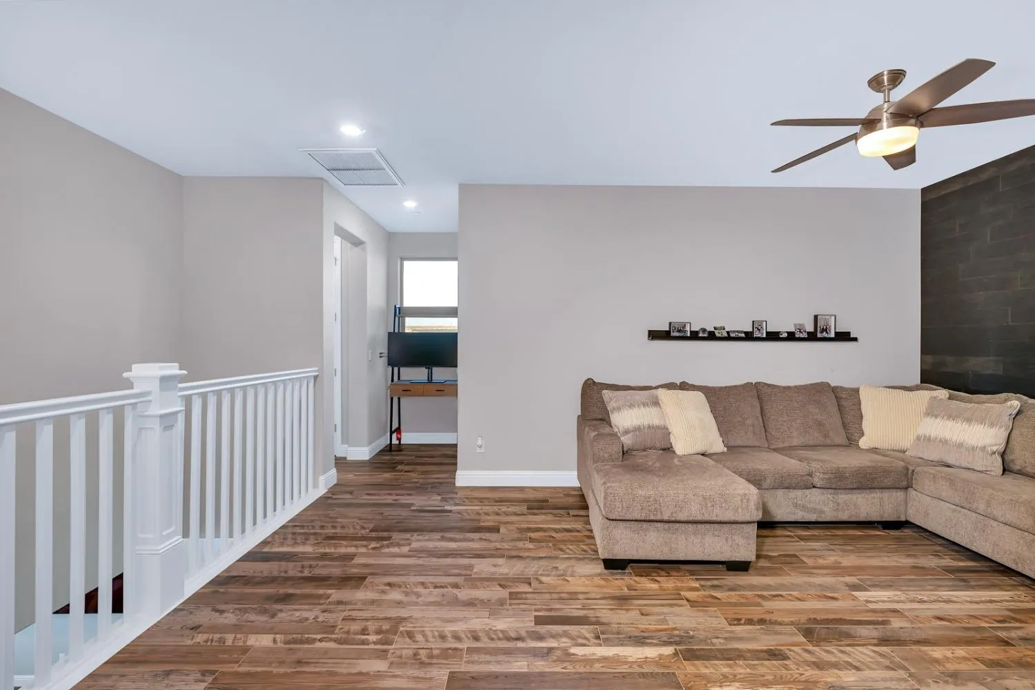 Fresno, California 93730, United States, 3 Bedrooms Bedrooms, ,3 BathroomsBathrooms,Residential,Active,36827