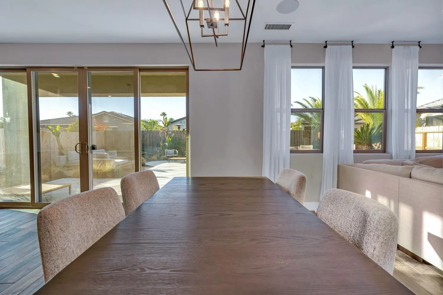 Fresno, California 93730, United States, 3 Bedrooms Bedrooms, ,3 BathroomsBathrooms,Residential,Active,36827