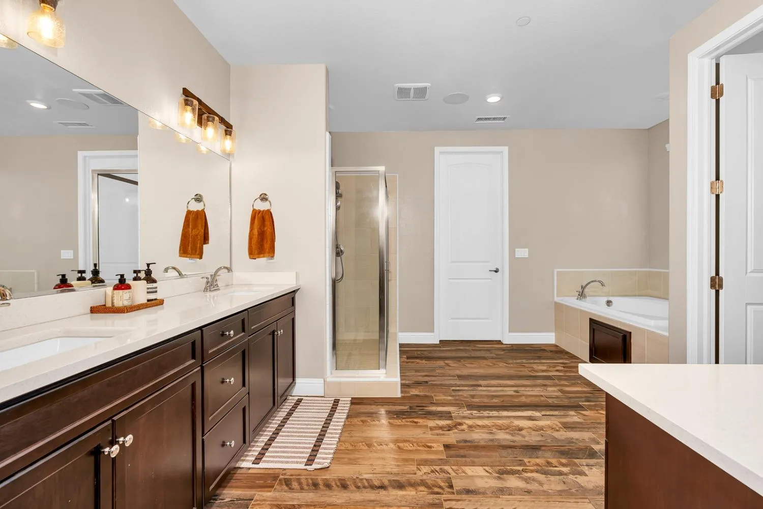 Fresno, California 93730, United States, 3 Bedrooms Bedrooms, ,3 BathroomsBathrooms,Residential,Active,36827