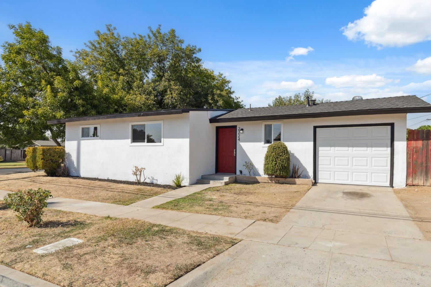 2224 W Shields Avenue - Photo 3