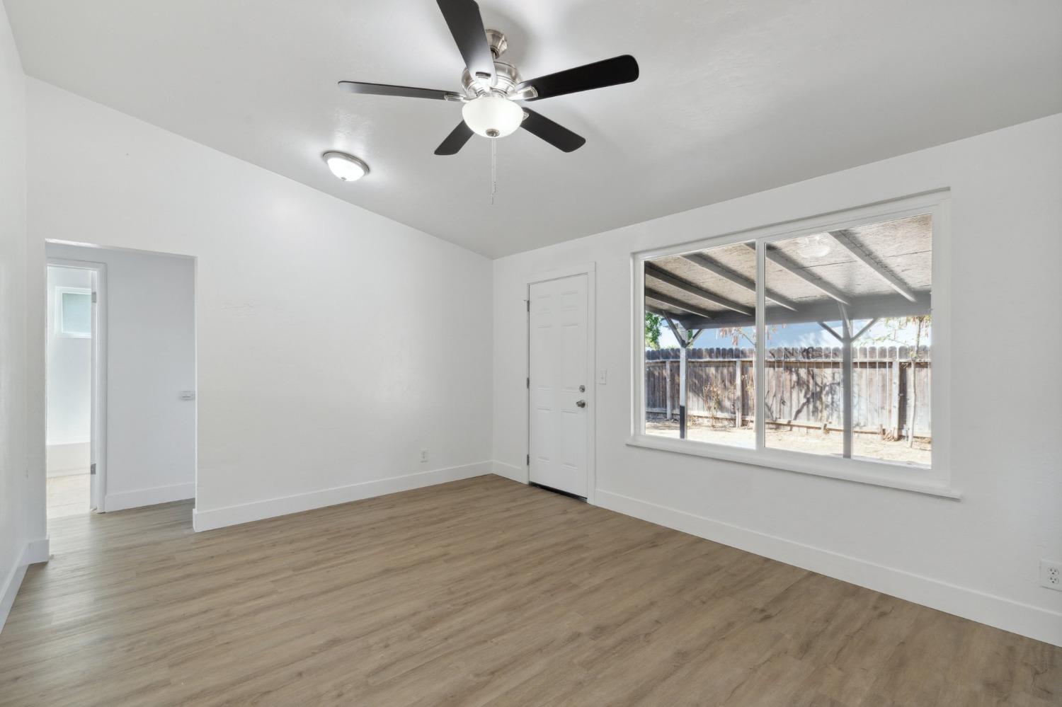 2224 W Shields Avenue - Photo 4