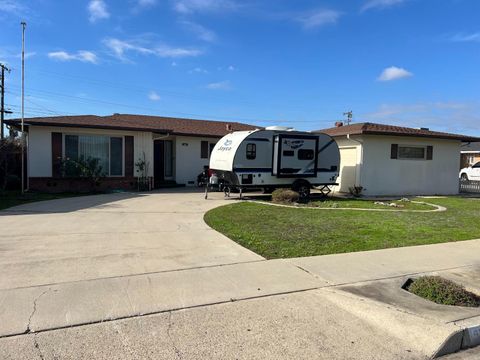 A home in Dinuba