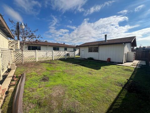 A home in Dinuba