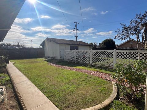 A home in Dinuba