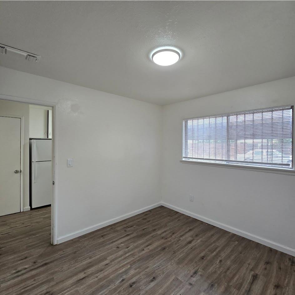217 229 E Tuolumne Street - Photo 3