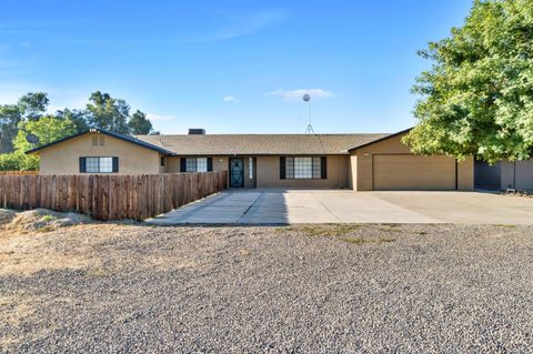 A home in Lemoore