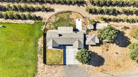 A home in Lemoore