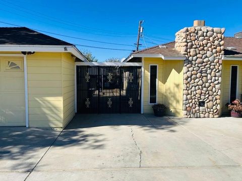 A home in Coalinga