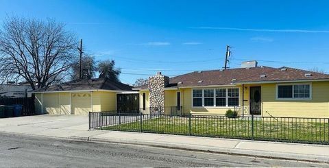 A home in Coalinga