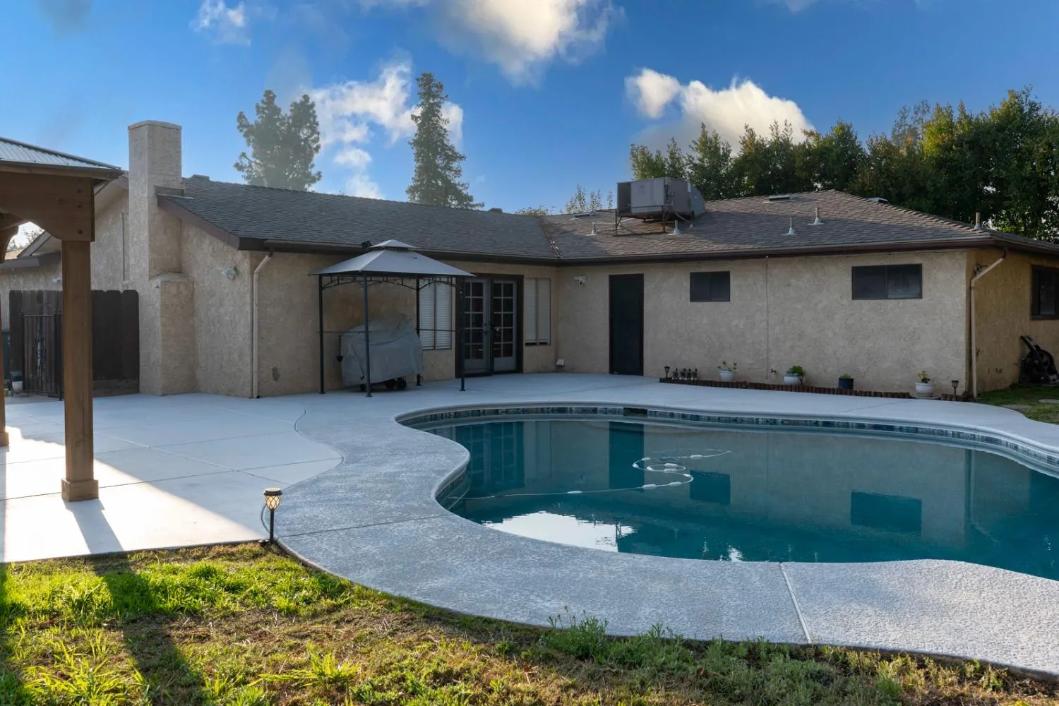 Madera, California 93637, United States, 3 Bedrooms Bedrooms, ,2 BathroomsBathrooms,Residential,Pending,28002