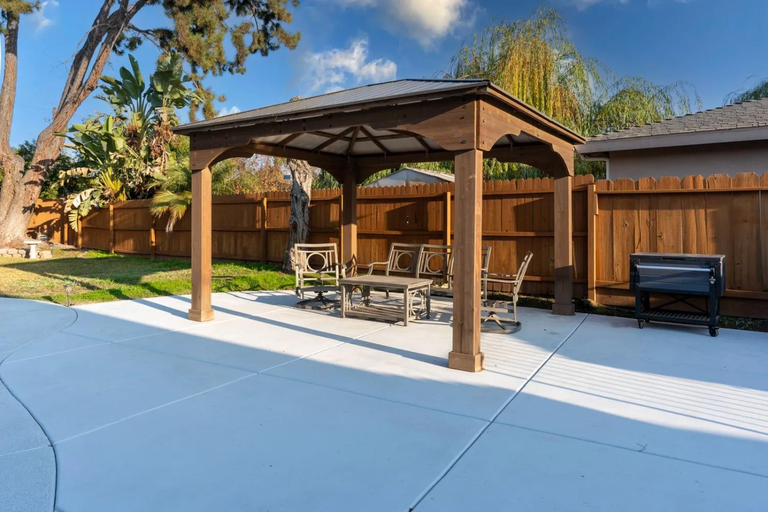 Madera, California 93637, United States, 3 Bedrooms Bedrooms, ,2 BathroomsBathrooms,Residential,Pending,28002