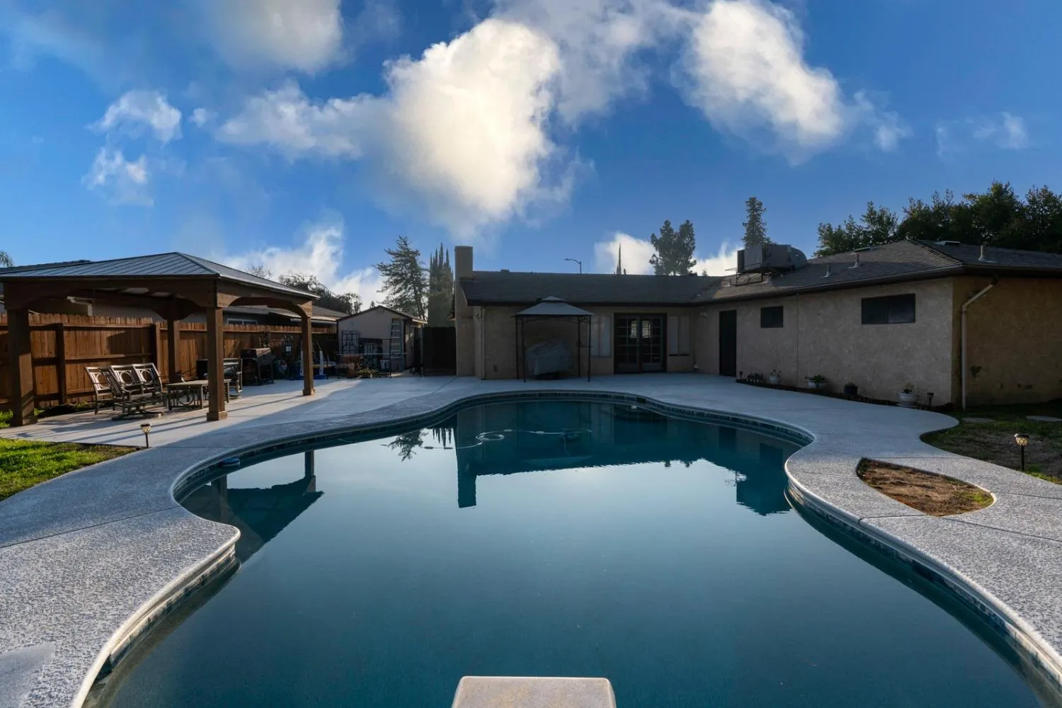 Madera, California 93637, United States, 3 Bedrooms Bedrooms, ,2 BathroomsBathrooms,Residential,Pending,28002