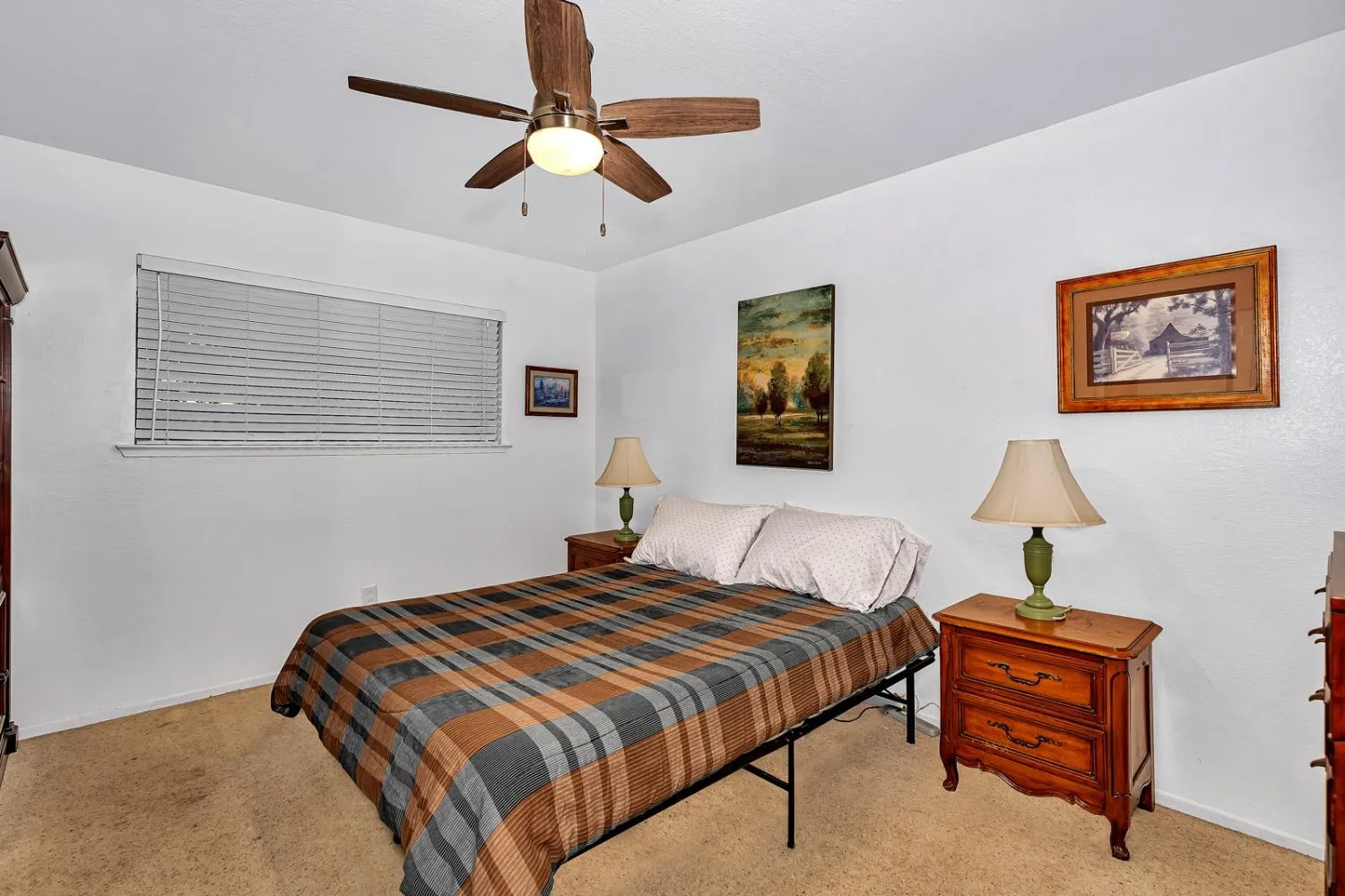 Madera, California 93637, United States, 3 Bedrooms Bedrooms, ,2 BathroomsBathrooms,Residential,Pending,28002