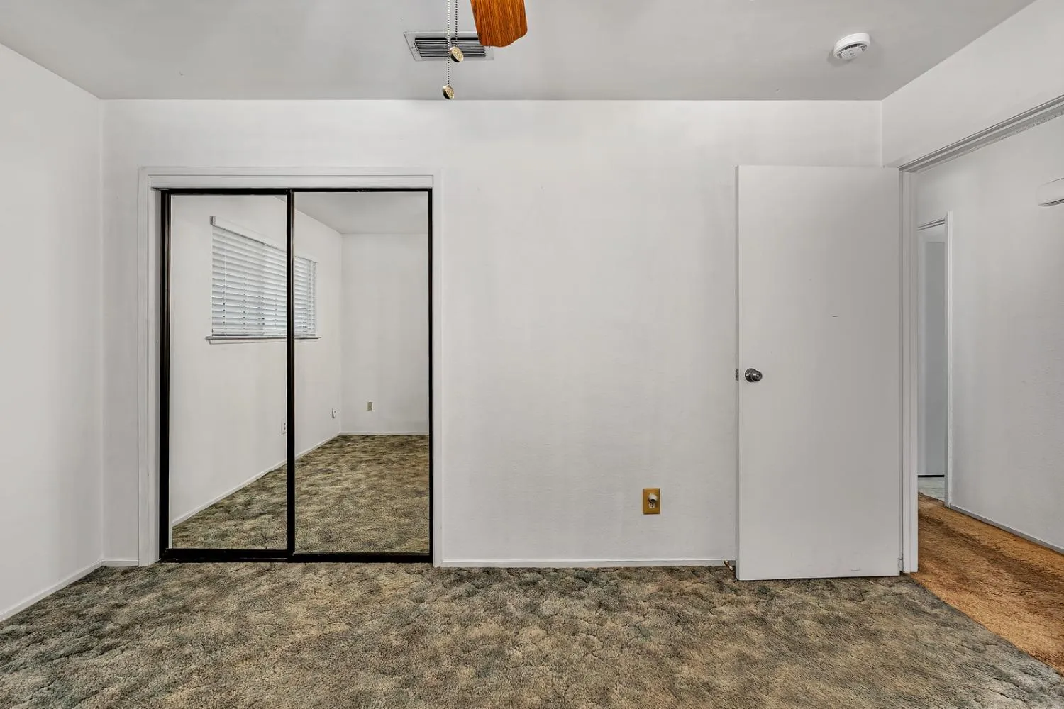 Madera, California 93637, United States, 3 Bedrooms Bedrooms, ,2 BathroomsBathrooms,Residential,Pending,28002