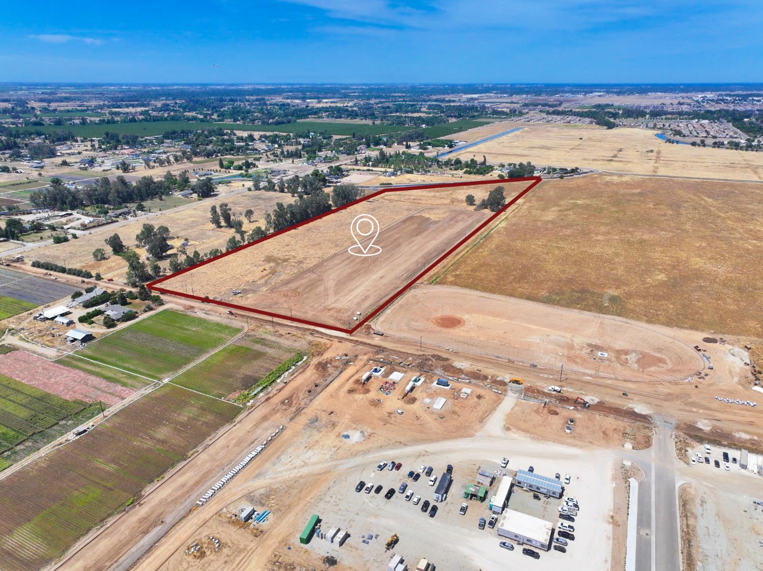 2165 N LEONARD Avenue