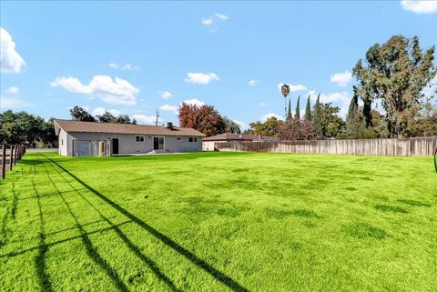 A home in Lemoore