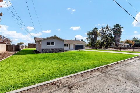 A home in Lemoore