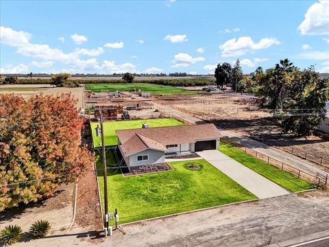 A home in Lemoore