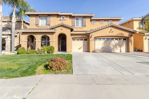 1055 N Perry Avenue, Clovis, CA 93611 - MLS#: 626100