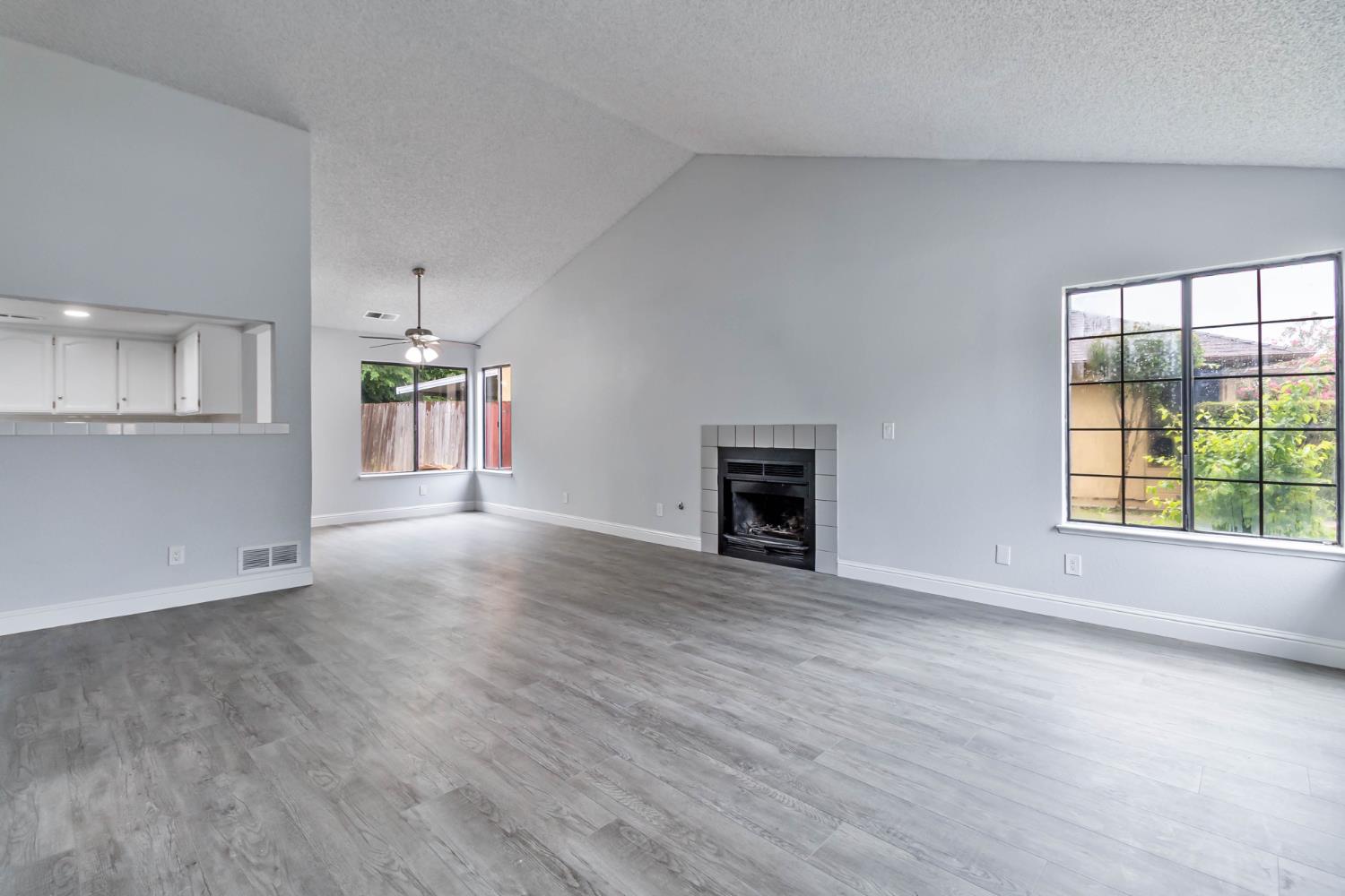 2244 N Prospect Avenue - Photo 3