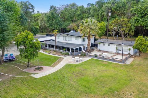 A home in Reedley