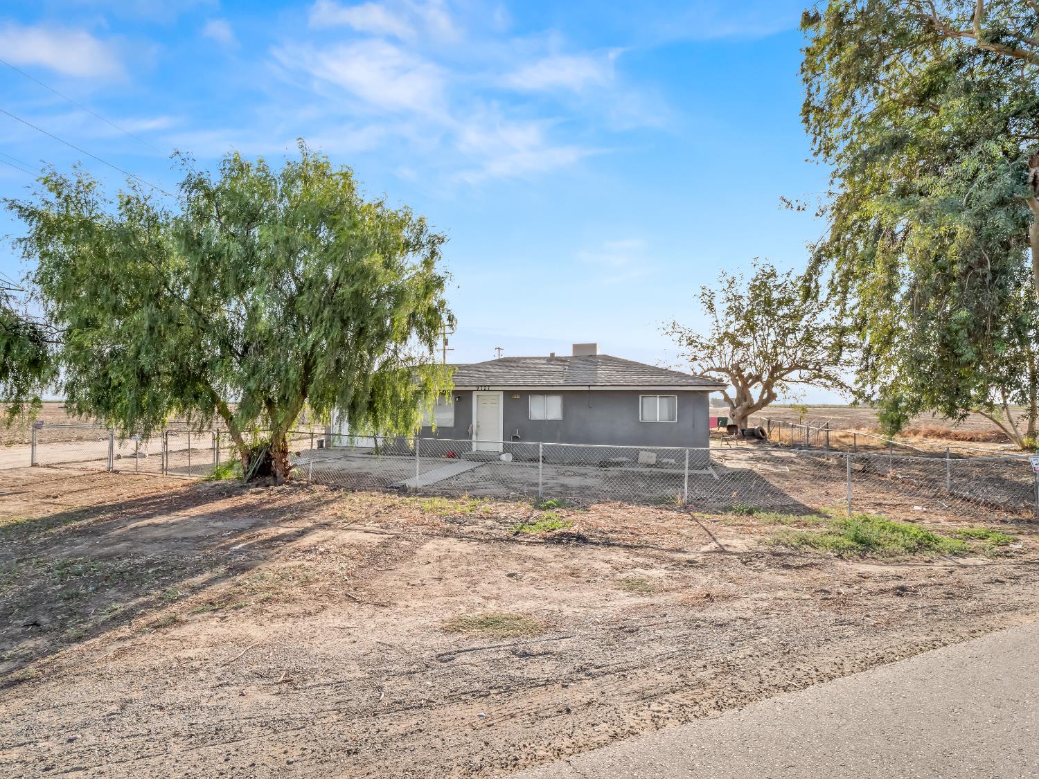 Photo 1 of 2 — 9707 S Henderson Road, Raisin City, CA 93652