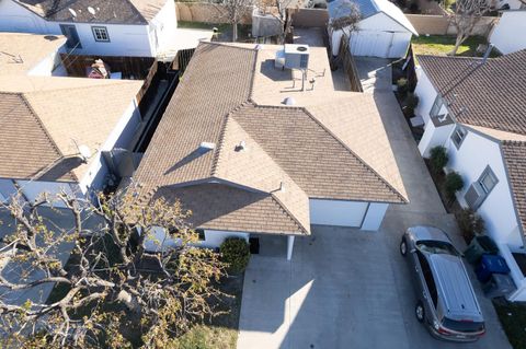 A home in Coalinga