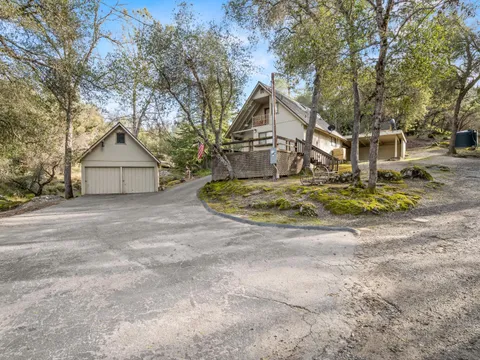 49489 Greenacre Drive, Oakhurst, CA 93644 - MLS#: 625401