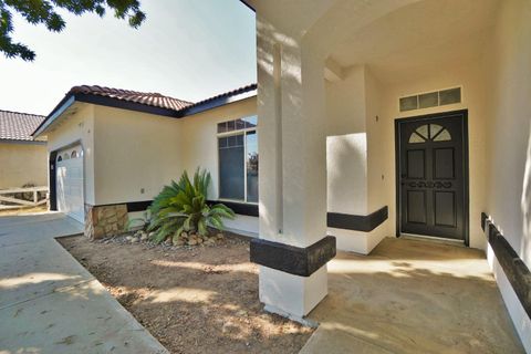 A home in Lemoore