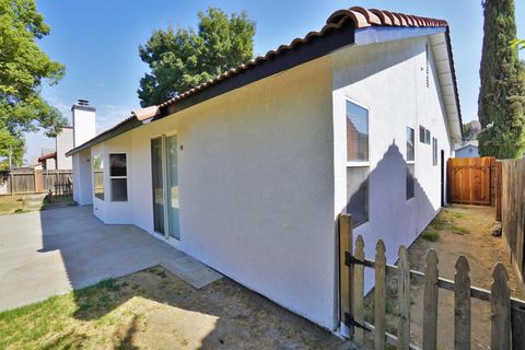 A home in Lemoore