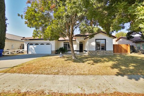 A home in Lemoore