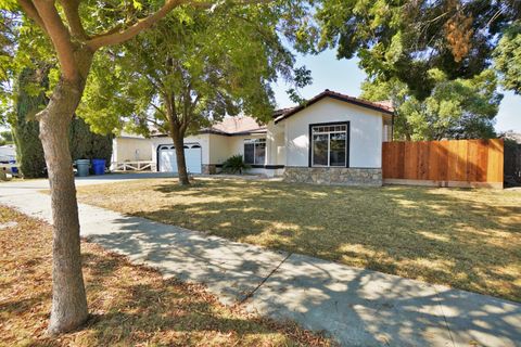 A home in Lemoore