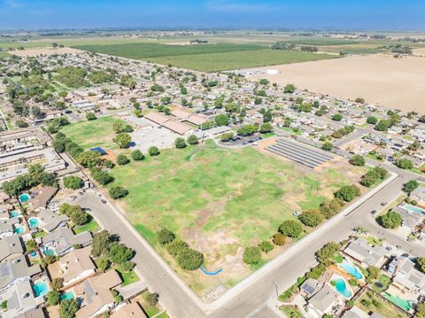 A home in Lemoore