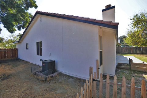 A home in Lemoore