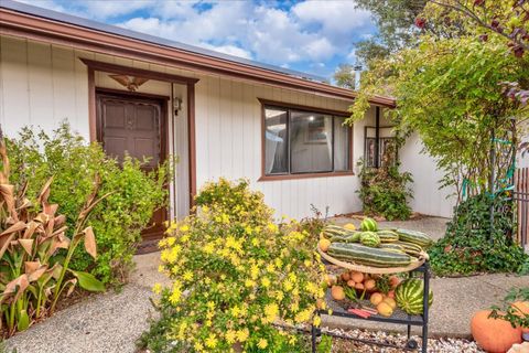 A home in Ahwahnee