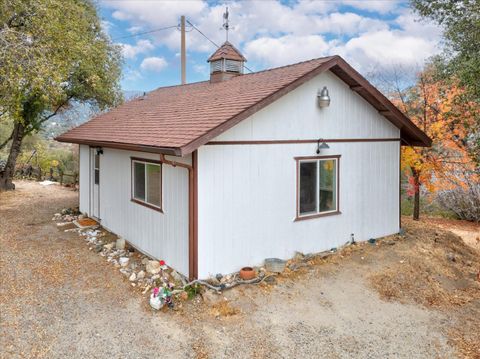 A home in Ahwahnee