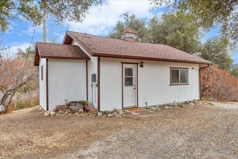 A home in Ahwahnee