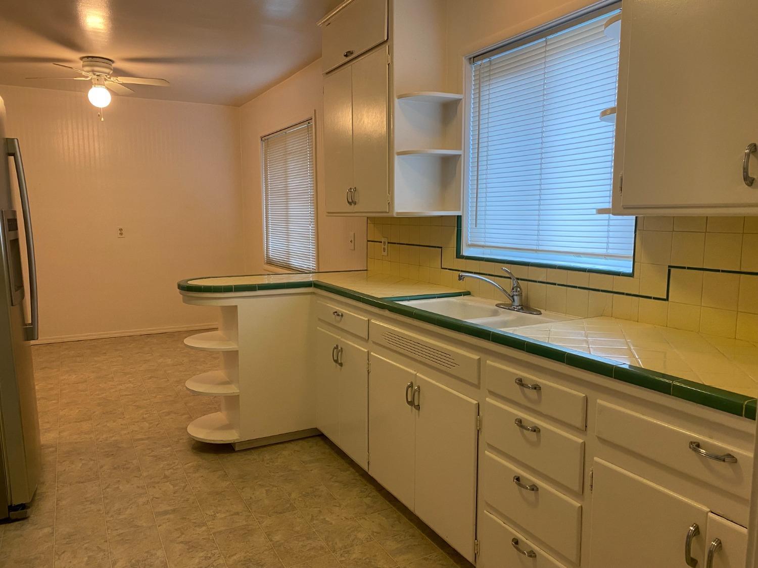 3235 E Princeton Avenue - Photo 3
