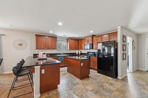 A home in Coalinga