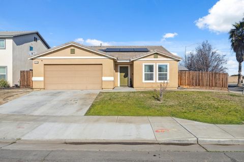 A home in Coalinga