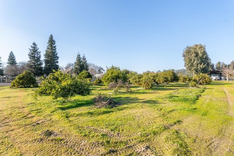 A home in Reedley