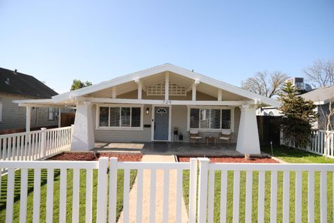 A home in Reedley