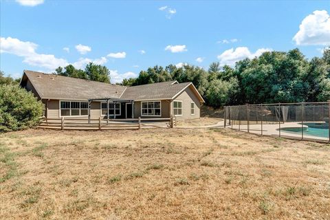 A home in Ahwahnee