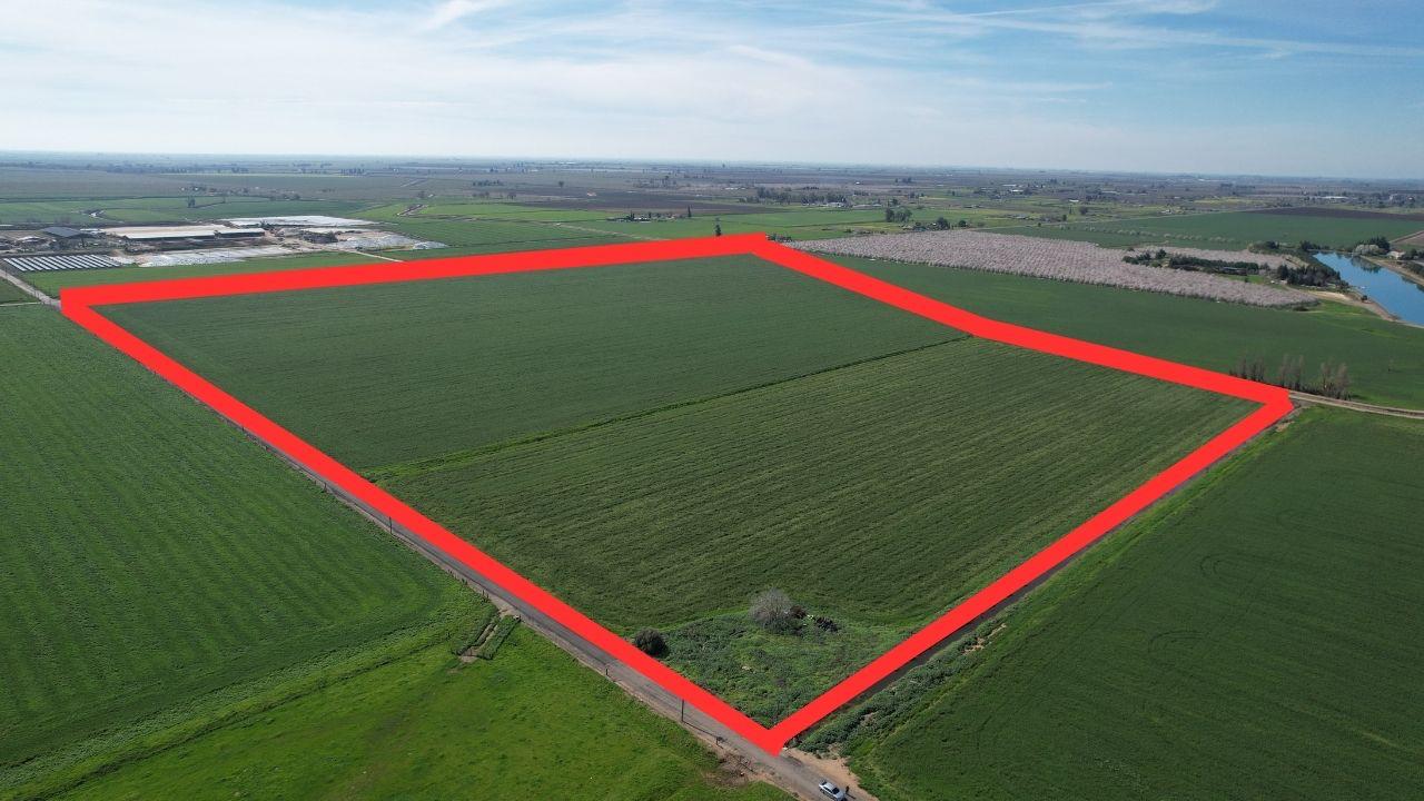 12010 E childs Avenue