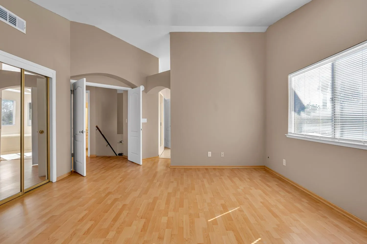 Fresno, California 93730, United States, 4 Bedrooms Bedrooms, ,3 BathroomsBathrooms,Residential,Active,247403